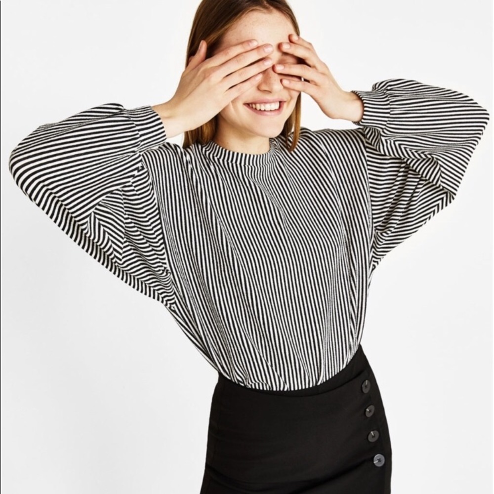 Puff sleeve shirt. NWT